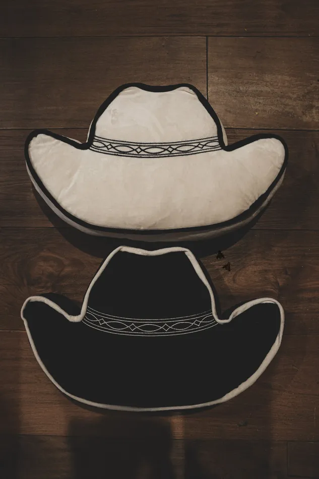 ALL HAT PILLOW TAN 2FLY Earrings