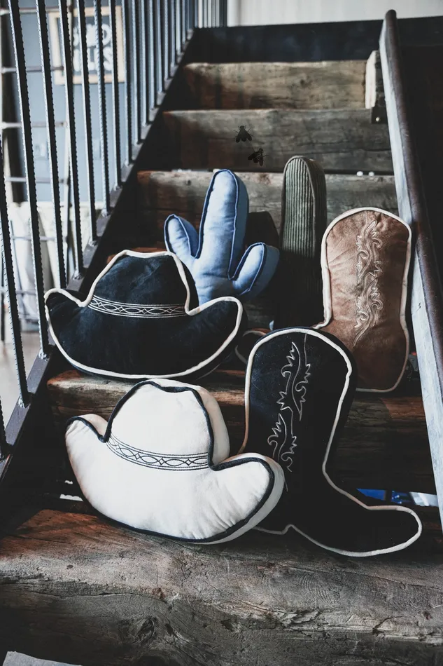 ALL HAT PILLOW TAN 2FLY Earrings