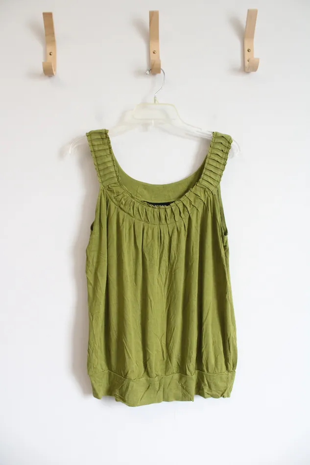 Axcess Axcess Green Pleated Neckline Tank Top M Earrings