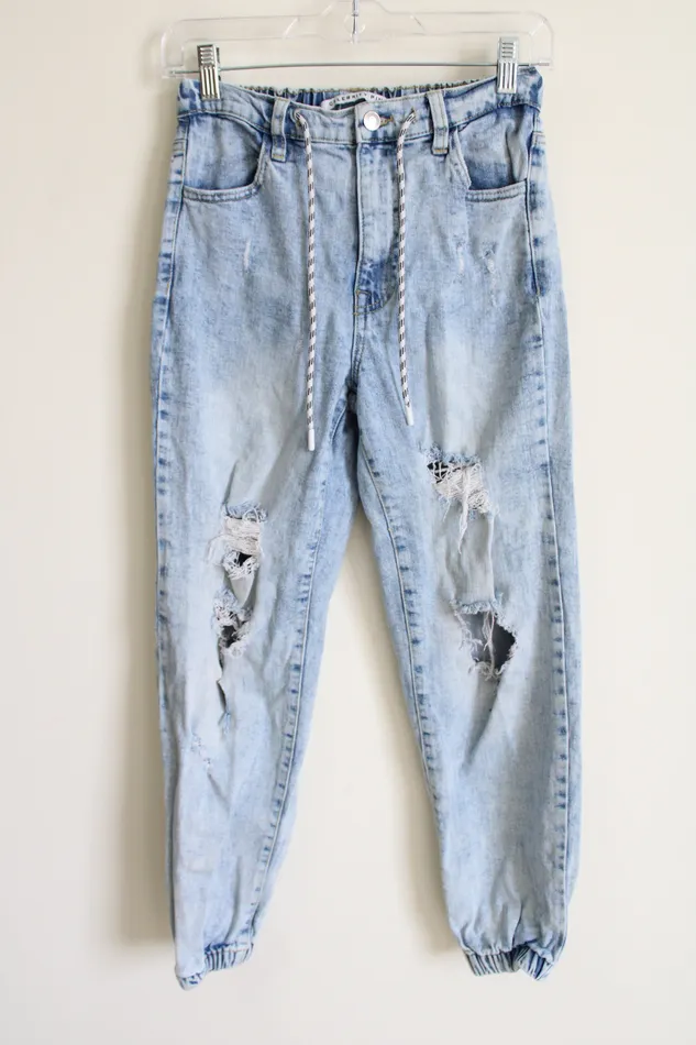 Celebrity Pink Distressed Denim Jogger XS Celebrity Pink Earrings