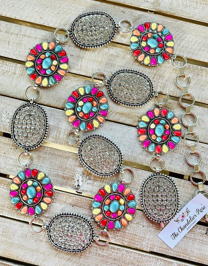 CLEAR STONE AND MULTI COLOR CONCHO CHAIN LINK BELT ONE SIZE YKT Necklaces