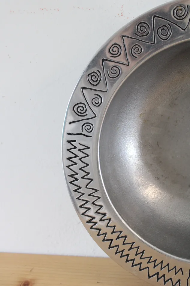 Earrings Wilton Armetale Wilton Armetale Reggae Pewter Etched Rim Serving Bowl