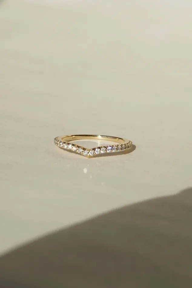 Foe Dear 14k Gold Chevron Diamond Ring Sample Size 6 675 Rings