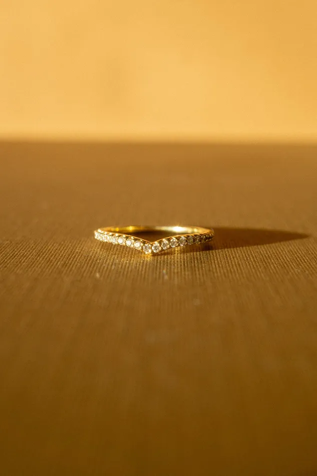 Foe Dear 14k Gold Chevron Diamond Ring Sample Size 6 675 Rings