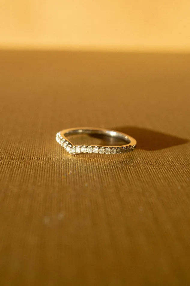 Foe Dear 14k Gold Chevron Diamond Ring Sample Size 6 675 Rings