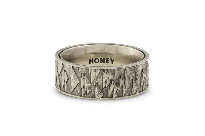 Honey Jewelry Co Rings Mens Trigon Triangle Pattern Wedding Band 85mm Honey Jewelry Co Rings Mens Trigon Triangle Pattern Wedding Band 85mm