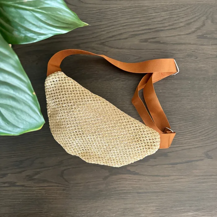 iszi ONLINE Necklaces Natural Cross Body Moonbag