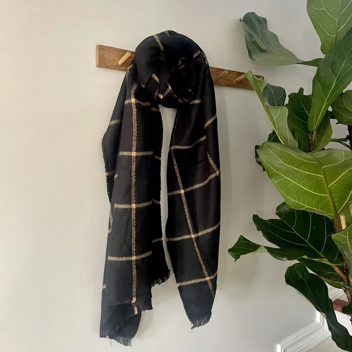 ISZI Rings Black Plaid Winter Scarf