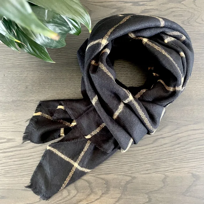 ISZI Rings Black Plaid Winter Scarf