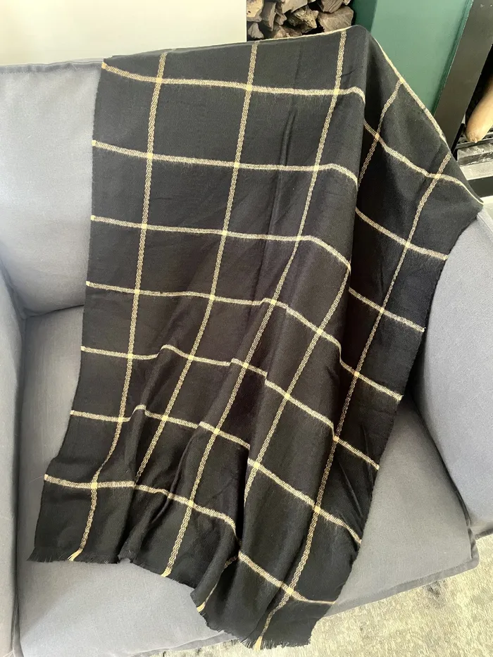 ISZI Rings Black Plaid Winter Scarf