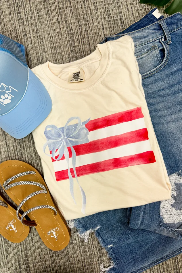 JL Franklins Rings Watercolor USA Bow Flag Graphic Tee Ivory