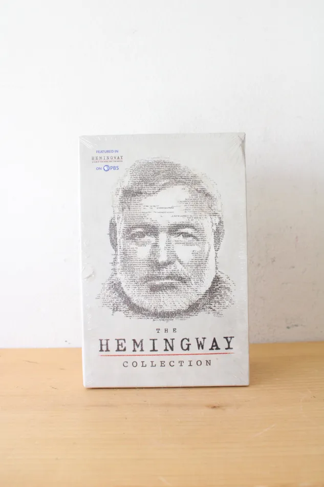 Jubilee Thrift Earrings NEW The Hemingway Collection Set Of 4 Books