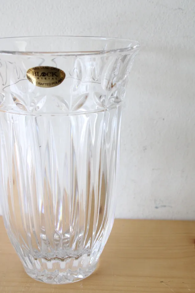Jubilee Thrift Necklaces Hand Crafted 24 Full Lead Crystal Clear Glass Tulip Garden Vase