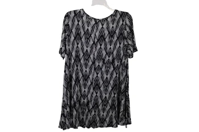 LuLaRoe Rings LuLaRoe Black Tunic Shirt L