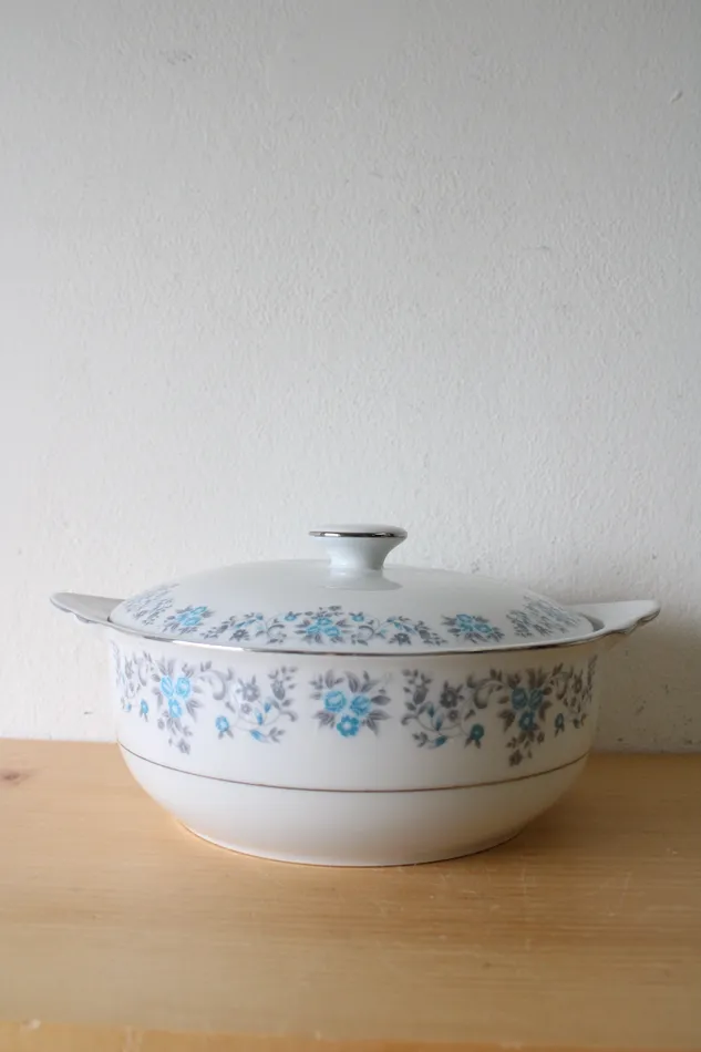 Lynns Rings Lynns Helen Fine China Blue Gray Floral Covered Serving Dish