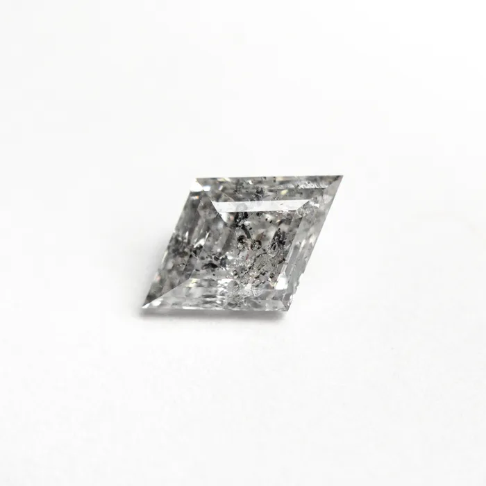 Misfit Diamonds 100ct 907x609x367mm Lozenge Step Cut 2562001 Rings