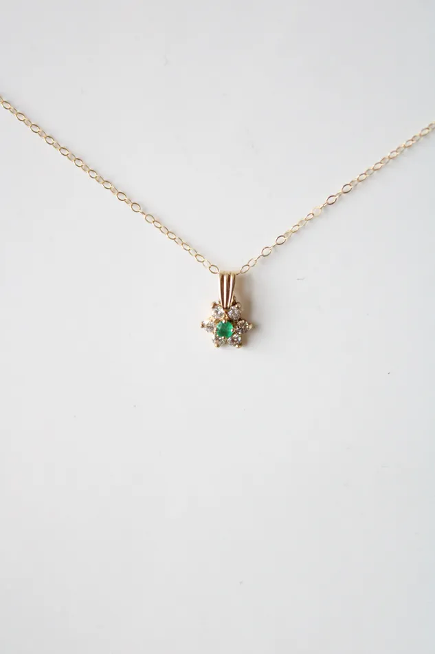 Necklaces Emerald Crystal Flower Pendant 14K Yellow Gold Necklace Jubilee Thrift