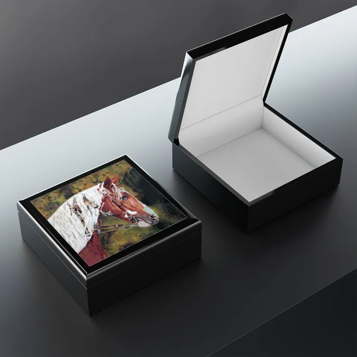 Necklaces Lacquered Jewelry Keepsake Box with Horse Head Portraits by NC