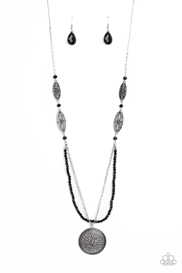 Necklaces Paparazzi Accessories Garden of Grace Black