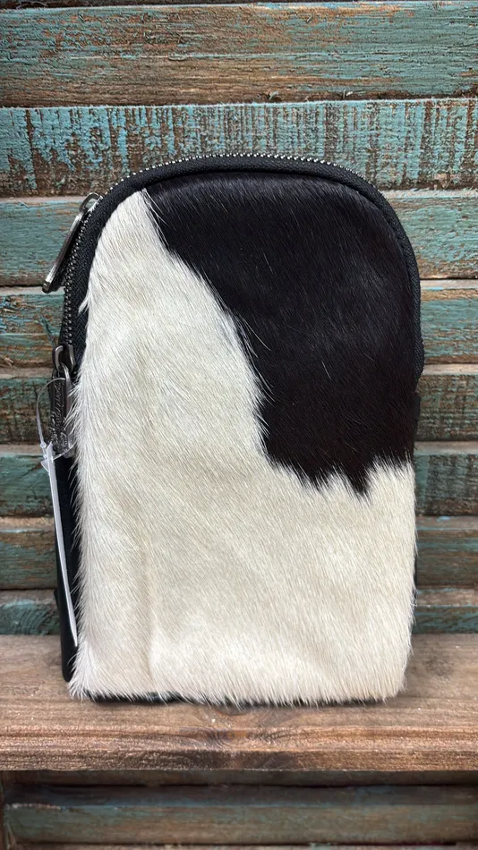 Necklaces TRINITY RANCH Trinity Ranch Genuine HairOn Cowhide Collection Sling Bag BLACK 1 Necklaces TRINITY RANCH Trinity Ranch Genuine HairOn Cowhide Collection Sling Bag BLACK 1