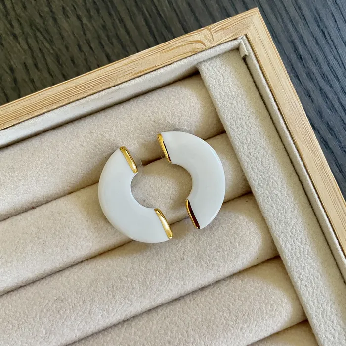 NINA BOSCH Earrings Arch Porcelain Earrings White and Gold