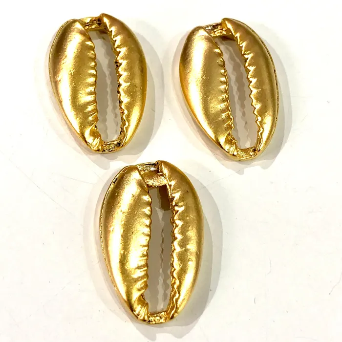 PreStyled Sets Peppy Beads Cowrie Shell Charms 22Kt Matte Gold Plated Cowrie Shell Charms PreStyled Sets Peppy Beads Cowrie Shell Charms 22Kt Matte Gold Plated Cowrie Shell Charms