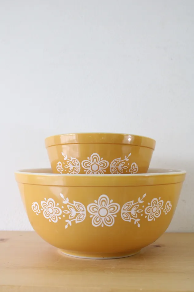 Pyrex Butterfly Gold Vintage 12 QT 12 PT Bowls Set Of 2 Pyrex Earrings