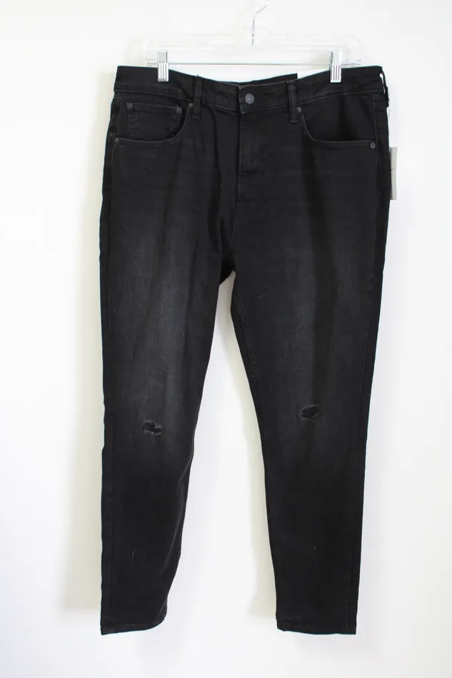 Rings Free Assembly NEW Free Assembly Black Distressed High Rise Skinny Jeans 16 Rings Free Assembly NEW Free Assembly Black Distressed High Rise Skinny Jeans 16