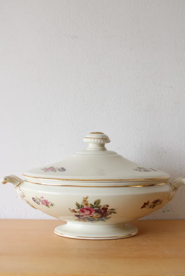 Rings Jubilee Thrift Kutschenreuther Selb Bavaria Floral Gold Edged Serving Dish Lid Rings Jubilee Thrift Kutschenreuther Selb Bavaria Floral Gold Edged Serving Dish Lid