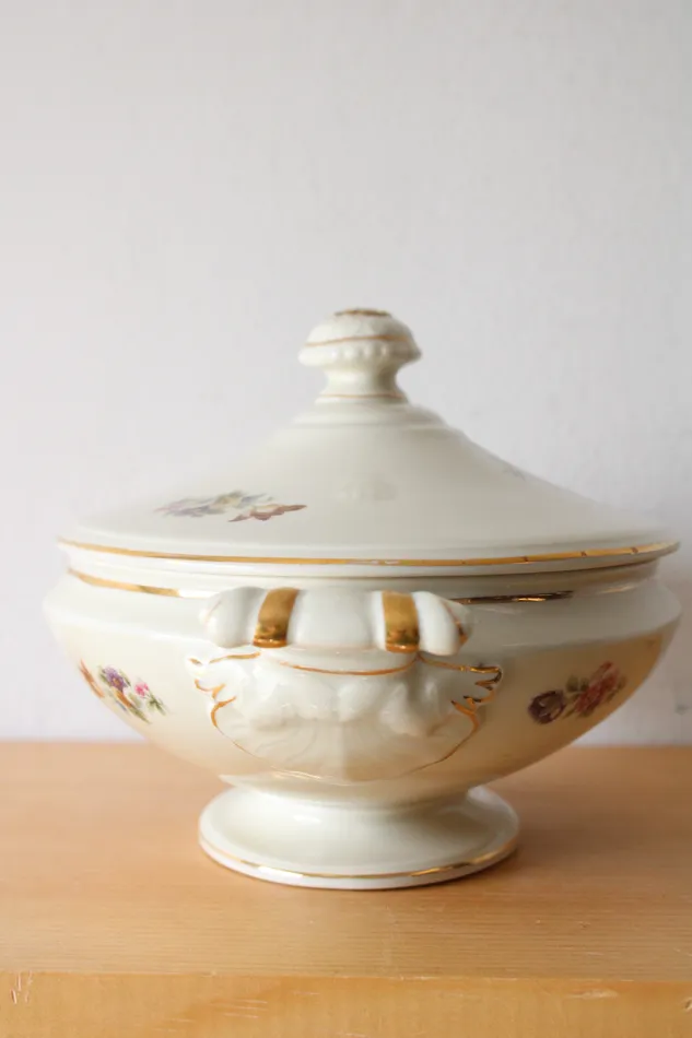 Rings Jubilee Thrift Kutschenreuther Selb Bavaria Floral Gold Edged Serving Dish Lid