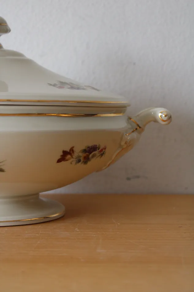 Rings Jubilee Thrift Kutschenreuther Selb Bavaria Floral Gold Edged Serving Dish Lid