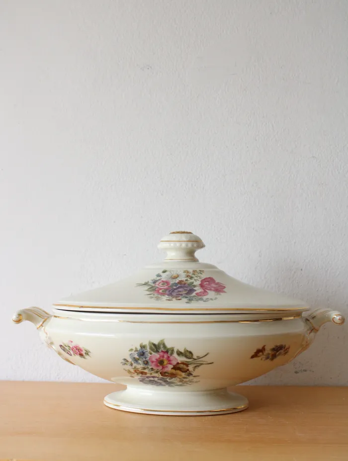 Rings Jubilee Thrift Kutschenreuther Selb Bavaria Floral Gold Edged Serving Dish Lid