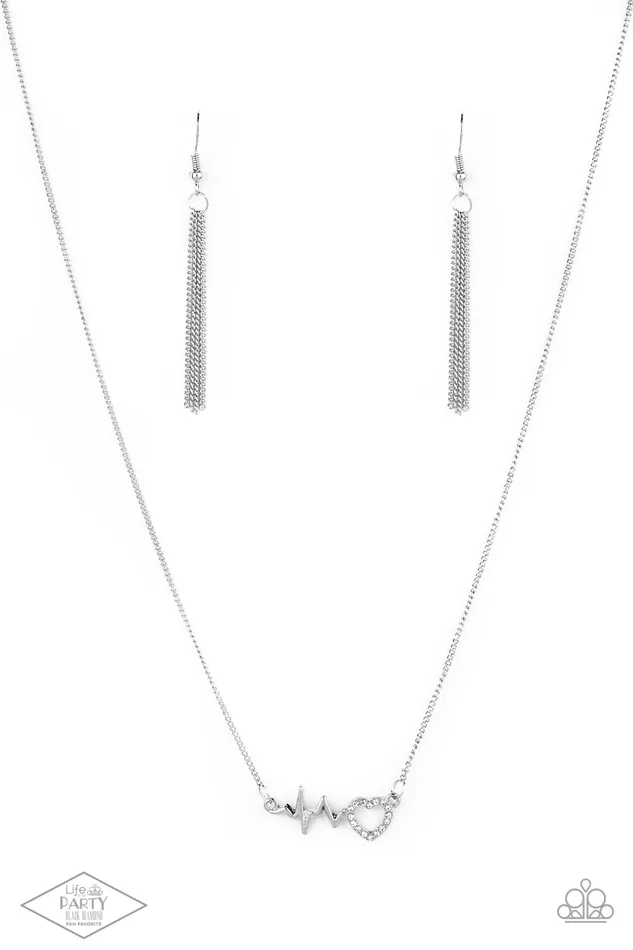 Rings Paparazzi Accessories HEARTBEAT Street White