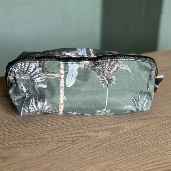 SHORELINE Earrings Diagonal Toiletry Bag