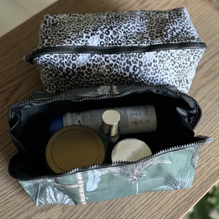 SHORELINE Earrings Diagonal Toiletry Bag